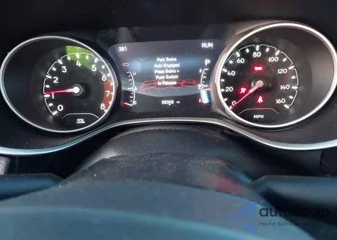 2021 Jeep Compass Altitude 4X4 z USA, uszkodzony, nr VIN 3C4NJDBB5MT584591